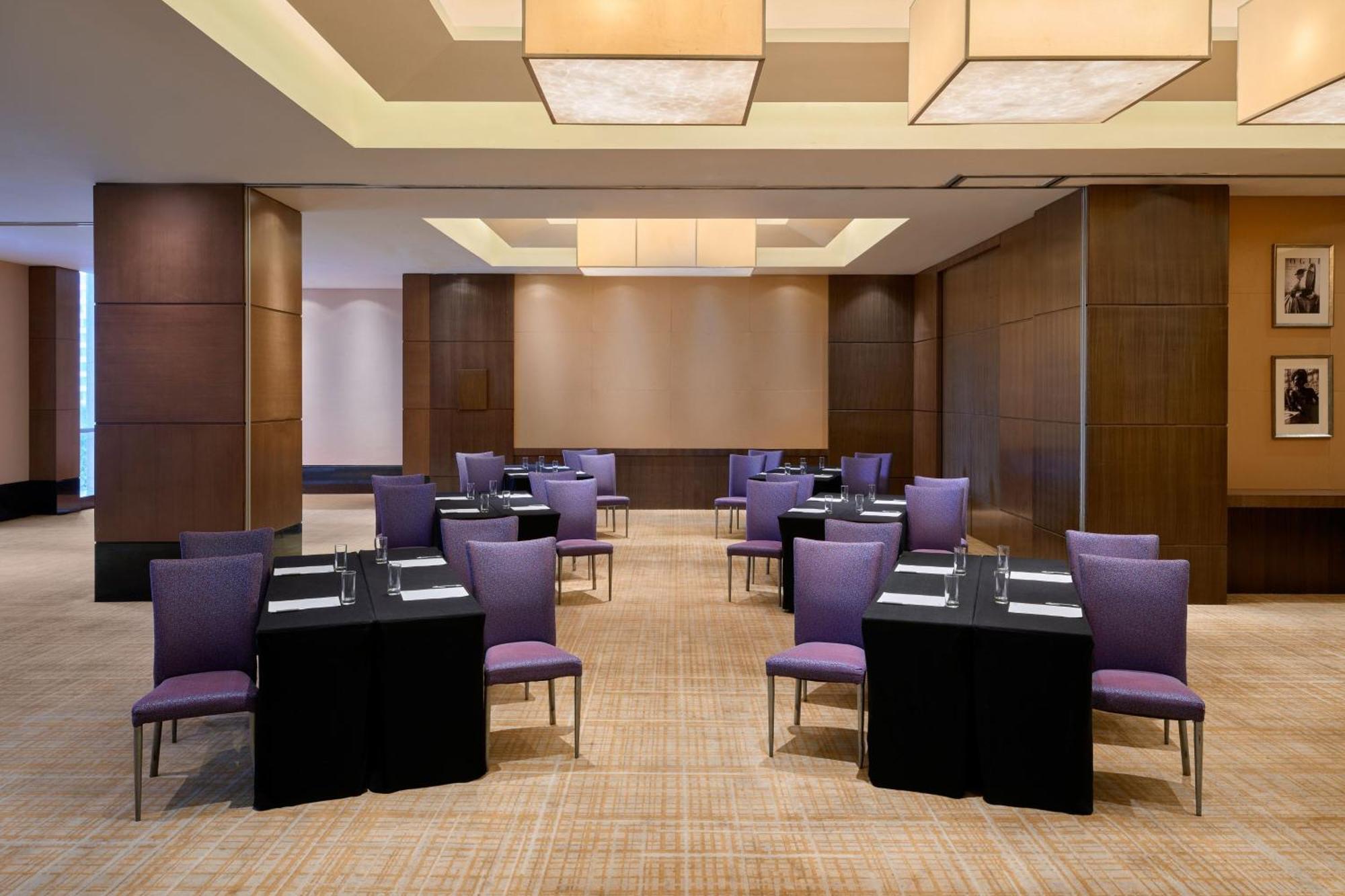 Courtyard By Marriott Shanghai Xujiahui Exterior photo