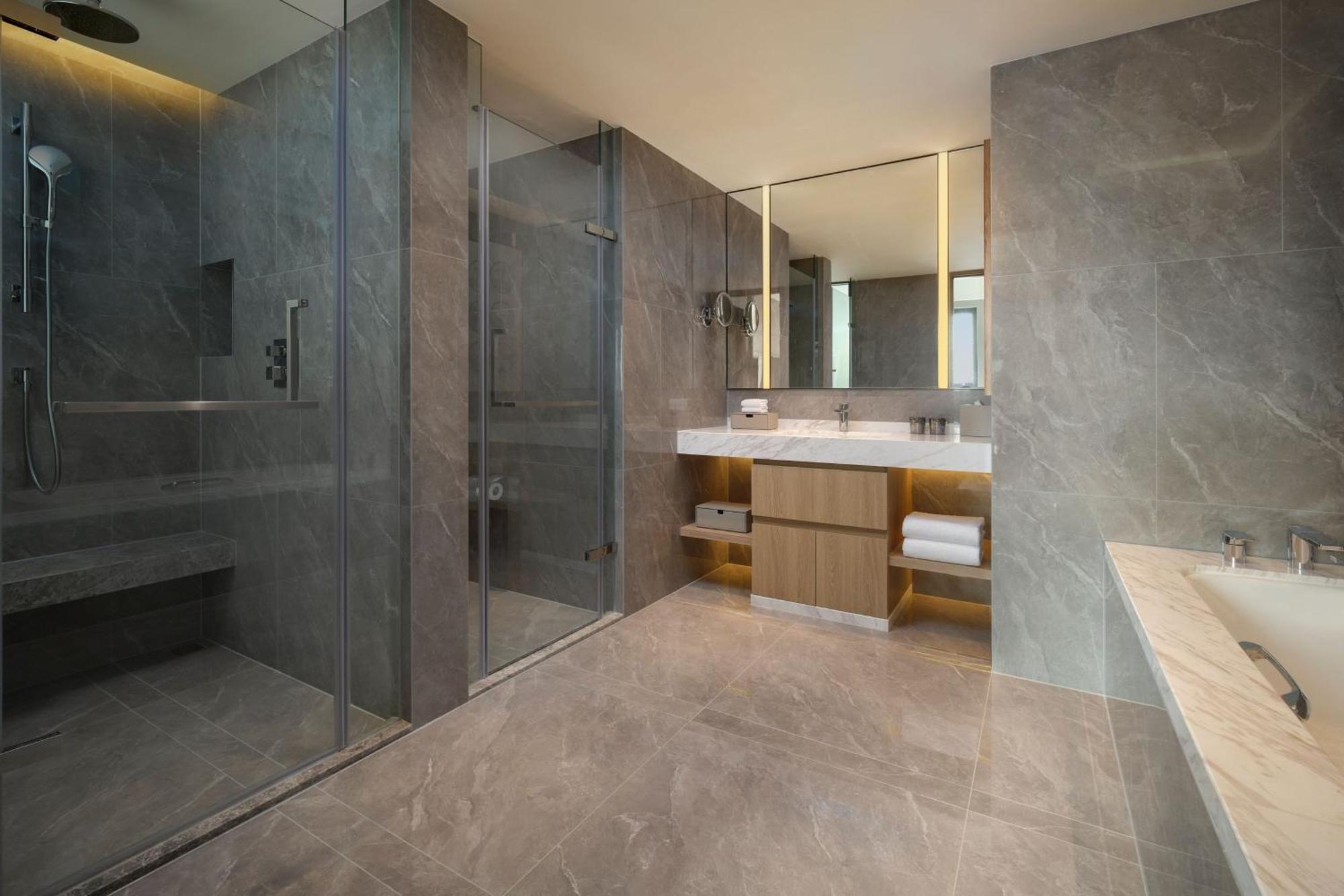 Courtyard By Marriott Shanghai Xujiahui Exterior photo