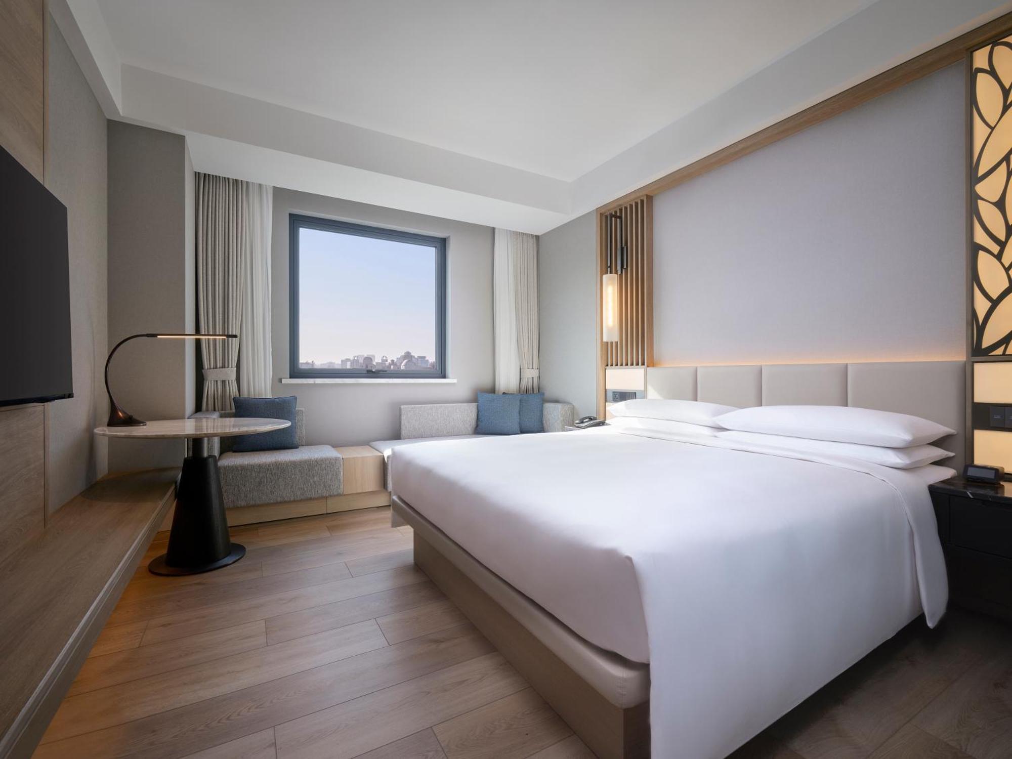 Courtyard By Marriott Shanghai Xujiahui Exterior photo
