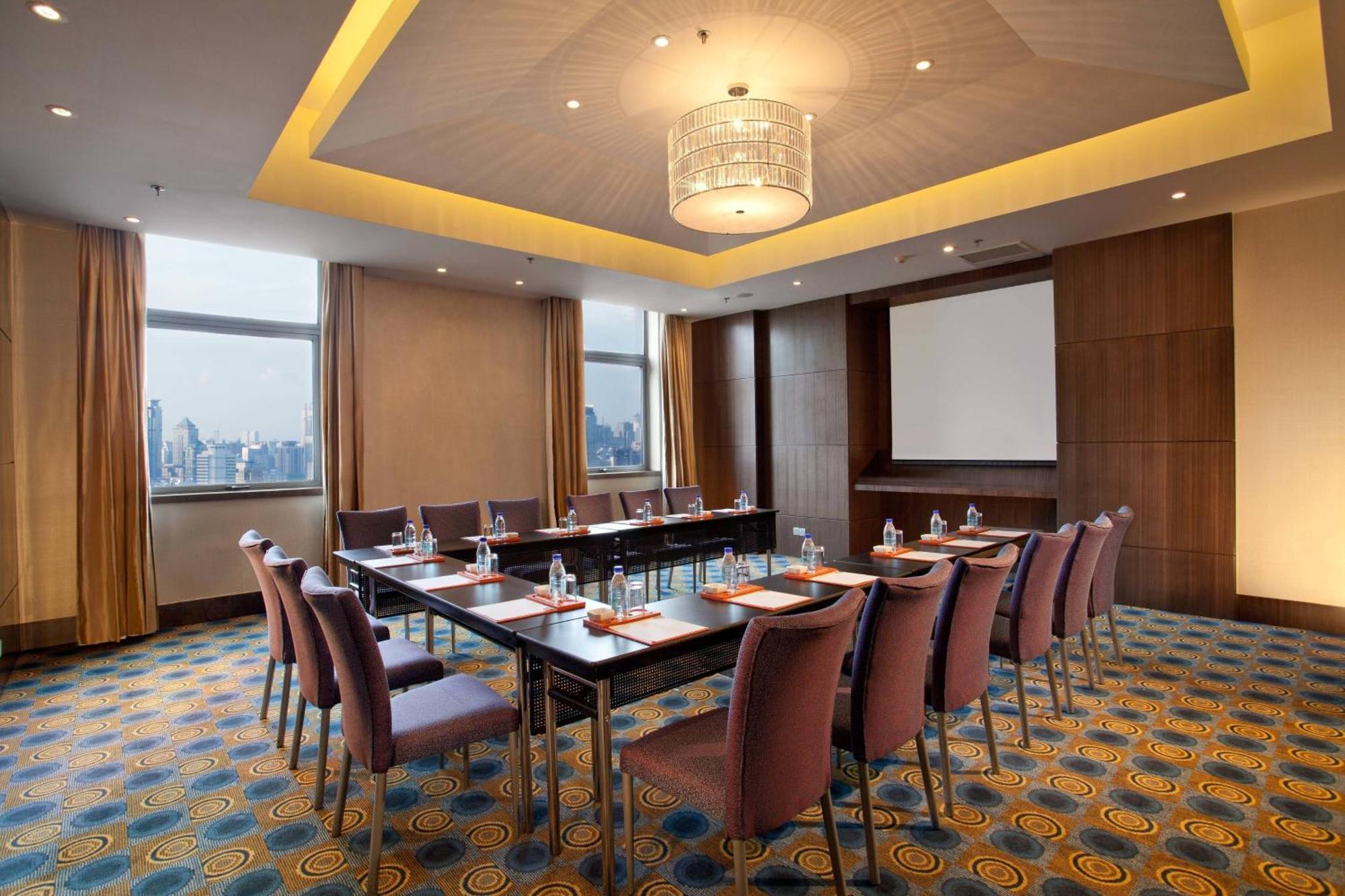 Courtyard By Marriott Shanghai Xujiahui Exterior photo
