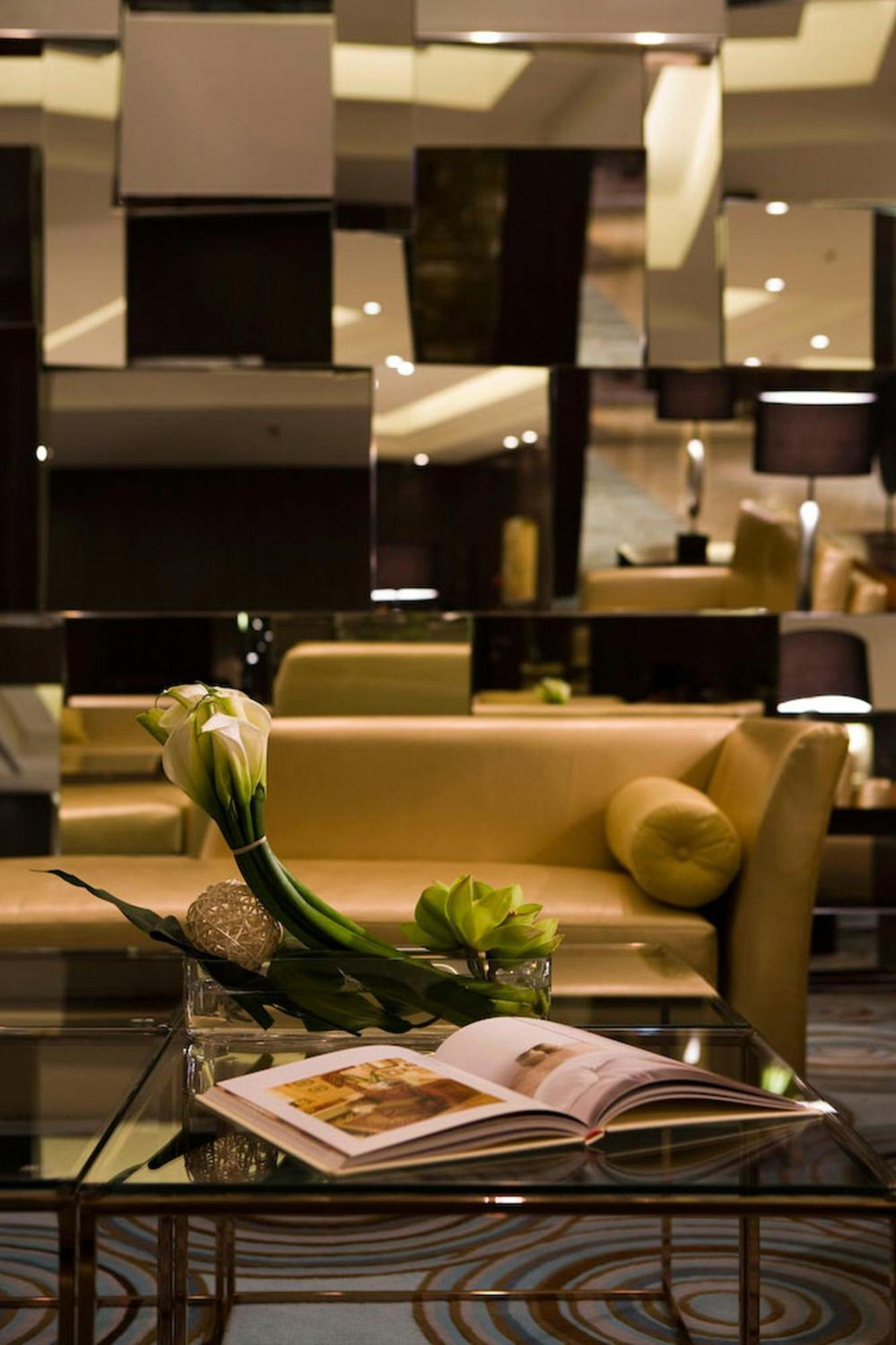 Courtyard By Marriott Shanghai Xujiahui Exterior photo